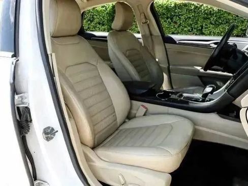 Used 2016 Ford Fusion SE w/ Equipment Group 502A image 40