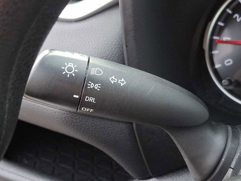 Used 2022 Toyota RAV4 LE image 19