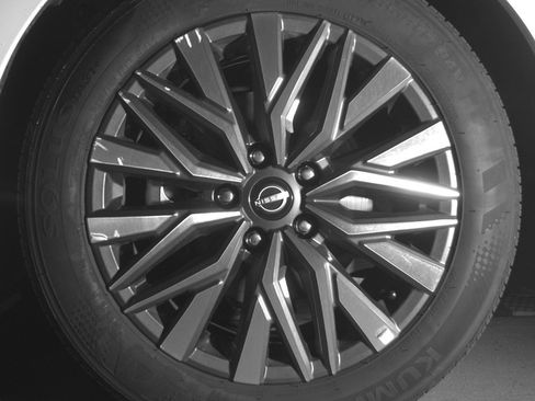 Used 2025 Nissan Altima 2.5 SV FWD image 12