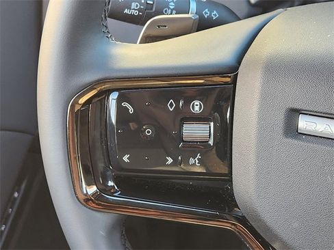 Used 2025 Land Rover Range Rover Evoque S image 27