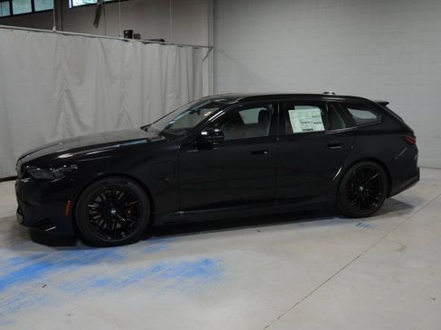 New 2027 BMW M5 Touring AWD/4WD image 18
