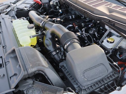 Certified 2025 Ford F150 Lariat w/ Equipment Group 501A Mid image 36