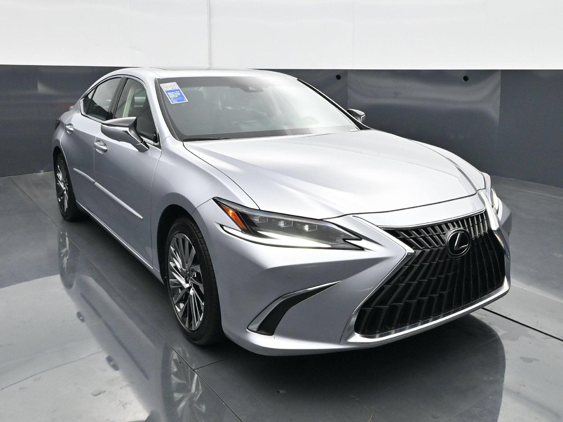 Used 2025 Lexus ES 300h FWD image 11