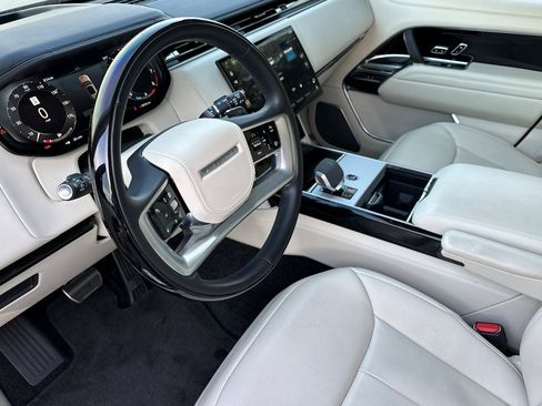 Used 2024 Land Rover Range Rover Long Wheelbase Autobiography image 5