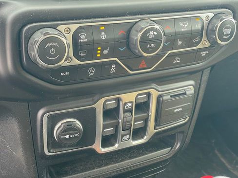 Used 2021 Jeep Gladiator Sport image 20