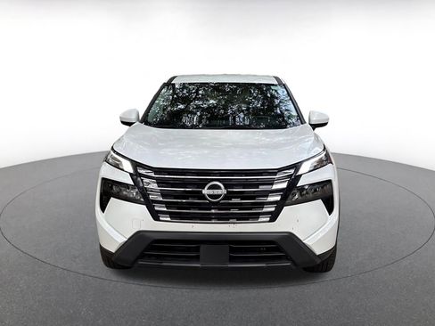 Used 2025 Nissan Rogue SV FWD image 2