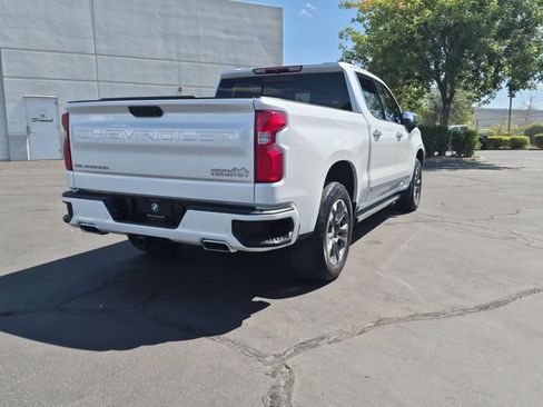 Used 2022 Chevrolet Silverado 1500 High Country w/ Z71 Off-Road Package AWD/4WD image 5