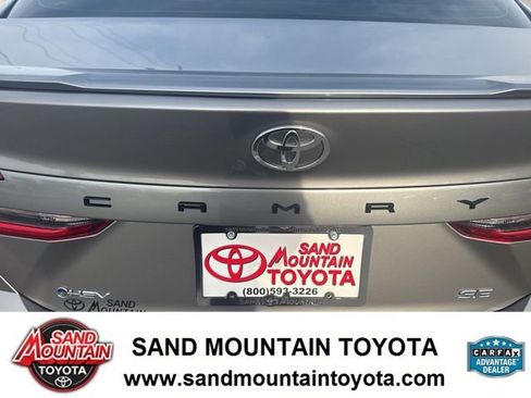 Used 2025 Toyota Camry SE w/ Convenience Package image 11