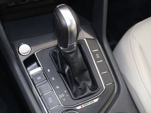 Used 2018 Volkswagen Tiguan SEL w/ 3rd Row Seat Package image 7