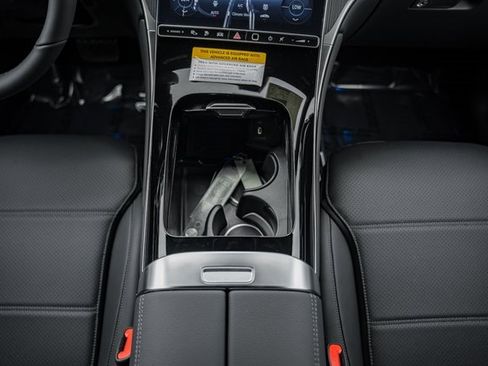 New 2025 Mercedes-Benz GLC 350e 4MATIC image 28