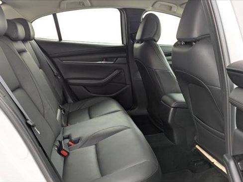 Used 2024 MAZDA MAZDA3 s image 19