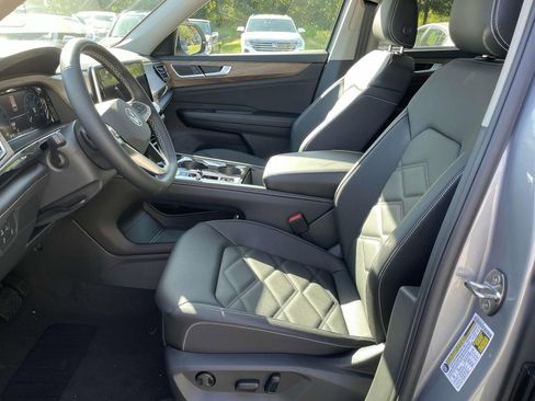 New 2026 Volkswagen Atlas SE FWD image 17