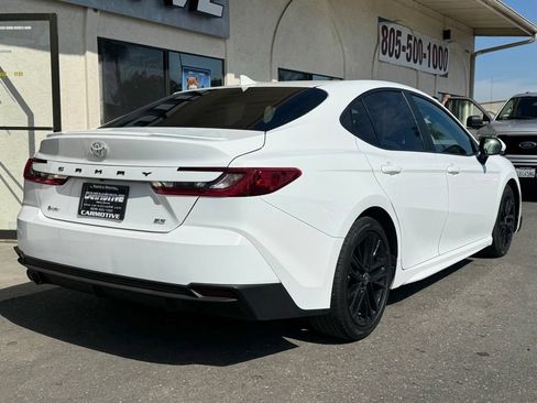 Used 2025 Toyota Camry SE FWD image 5