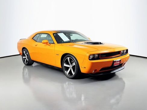 Used 2014 Dodge Challenger R/T w/ Premium Sound Group image 7