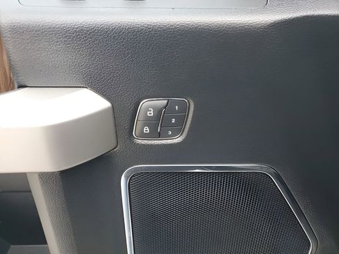 Used 2019 Ford F150 Lariat w/ Equipment Group 502A Luxury image 28