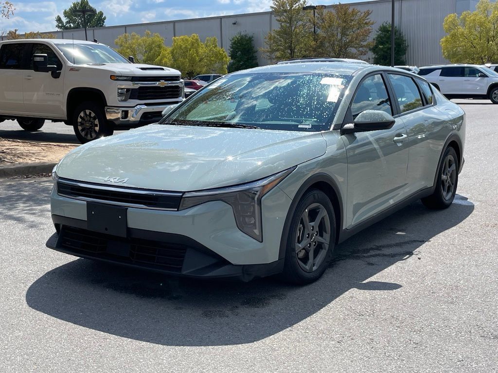 Used 2025 Kia K4 FWD image 3