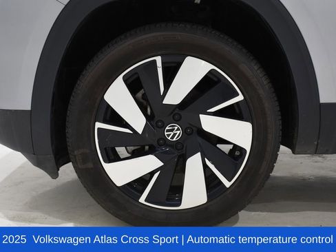 Used 2025 Volkswagen Atlas Cross Sport SE AWD/4WD image 6