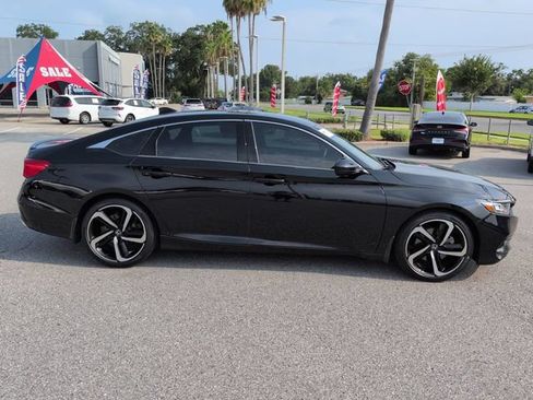 Used 2018 Honda Accord Sport image 3