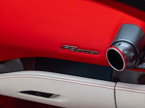 Used 2022 Ferrari F8 Tributo RWD image 46