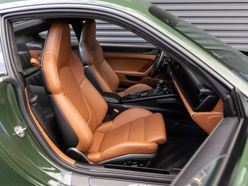 Certified 2022 Porsche 911 GT3 RWD image 31