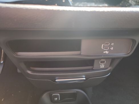 New 2026 Chrysler Pacifica Select image 7