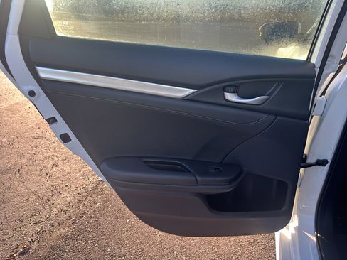 Used 2018 Honda Civic Touring image 14