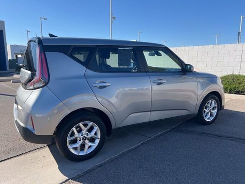 Used 2023 Kia Soul LX w/ Option Group 015 image 3