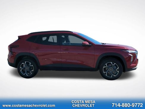 New 2026 Chevrolet Trax LT FWD image 4