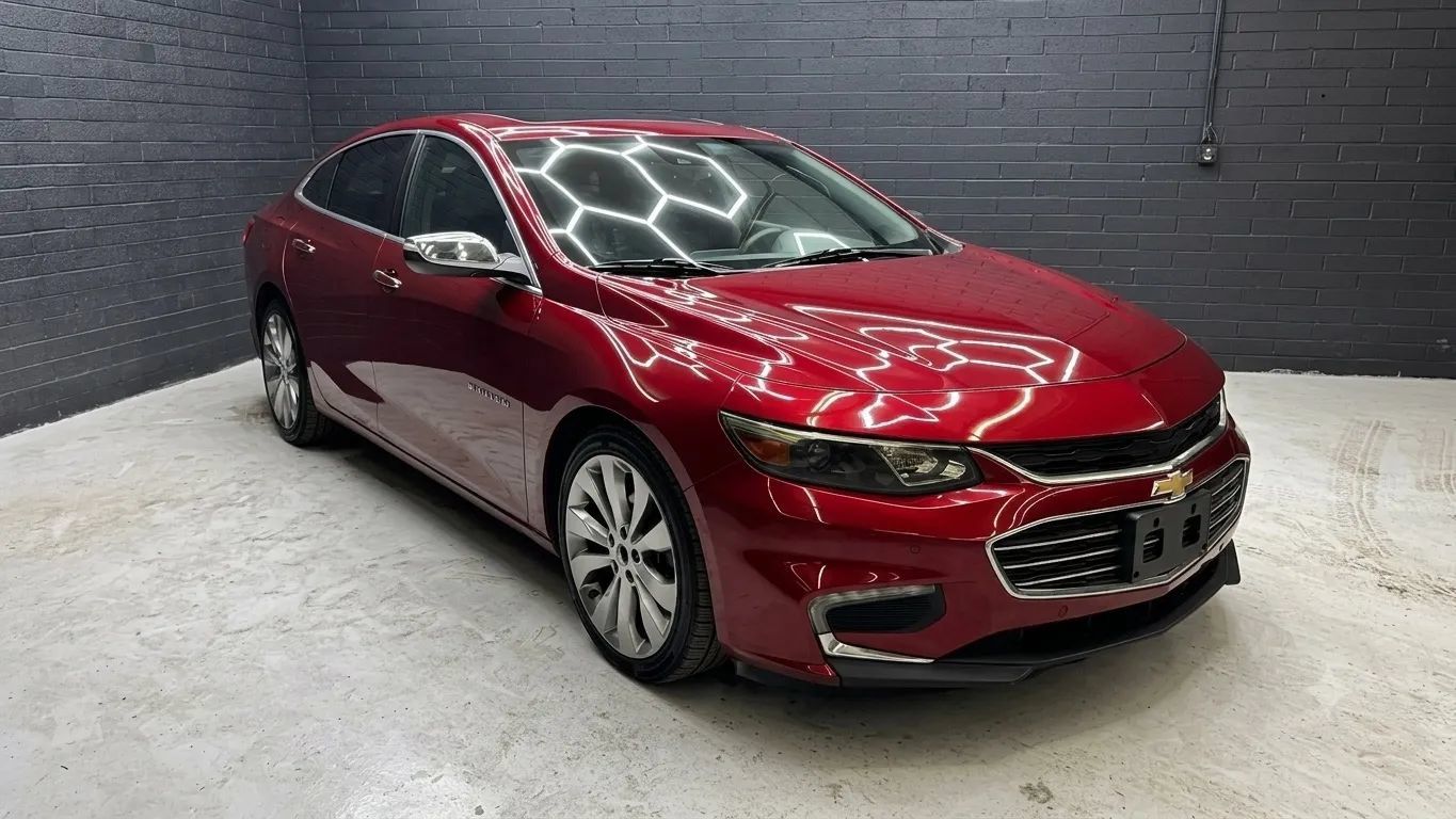 Used 2017 Chevrolet Malibu Premier w/ Premier Sun and Wheel Package FWD image 1