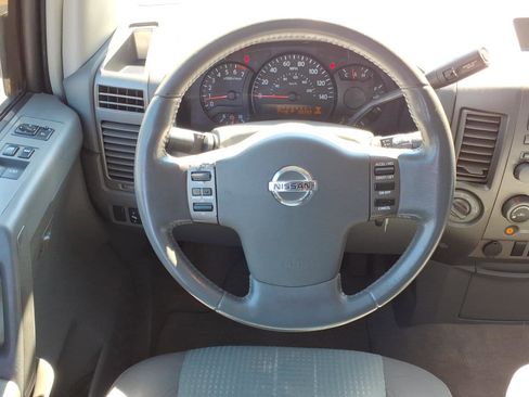 Used 2005 Nissan Titan SE AWD/4WD image 7