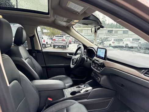 Used 2020 Ford Escape Titanium w/ Titanium Premium Package 2.0 image 9