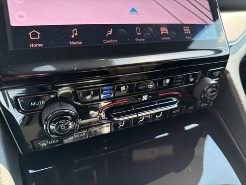 New 2025 Jeep Grand Cherokee L Limited w/ Luxury Tech Group II image 19