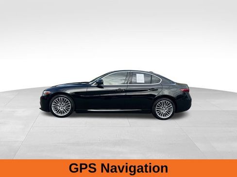 Used 2020 Alfa Romeo Giulia Ti image 2