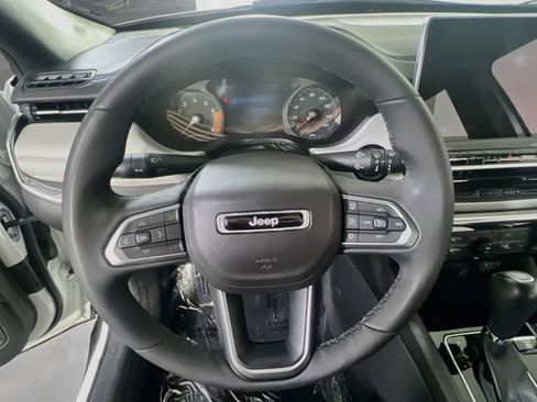 Used 2023 Jeep Compass Limited w/ Sun and Sound Group AWD/4WD image 11