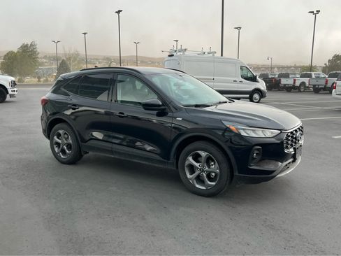 Used 2025 Ford Escape ST-Line Select AWD/4WD image 5