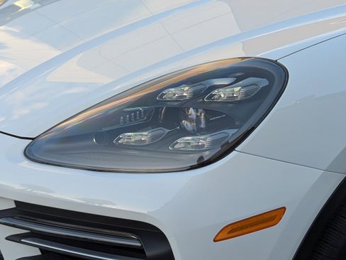 Certified 2022 Porsche Cayenne E-Hybrid image 12