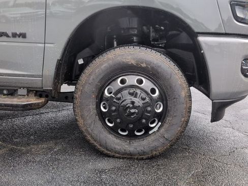New 2026 RAM 3500 Big Horn AWD/4WD image 9