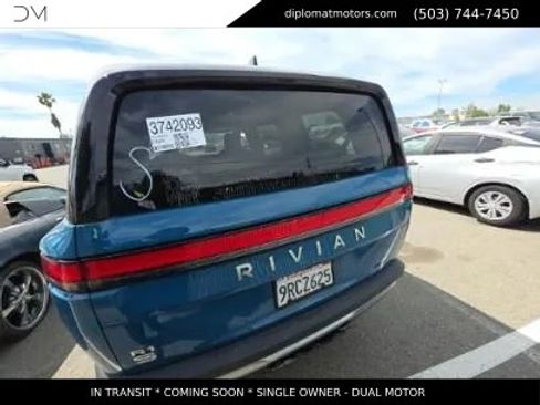 Used 2025 Rivian R1S Adventure AWD/4WD image 5
