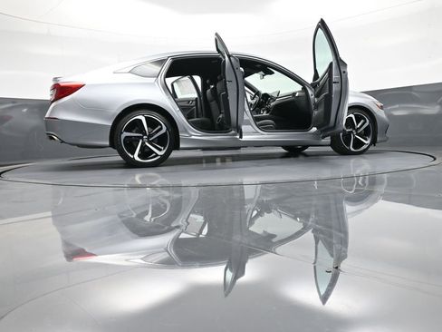 Used 2022 Honda Accord Sport image 47