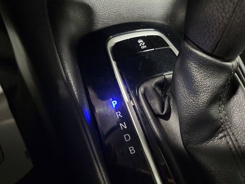 Used 2022 Toyota Corolla LE image 16