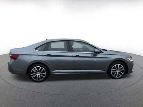 Used 2025 Volkswagen Jetta SE image 15