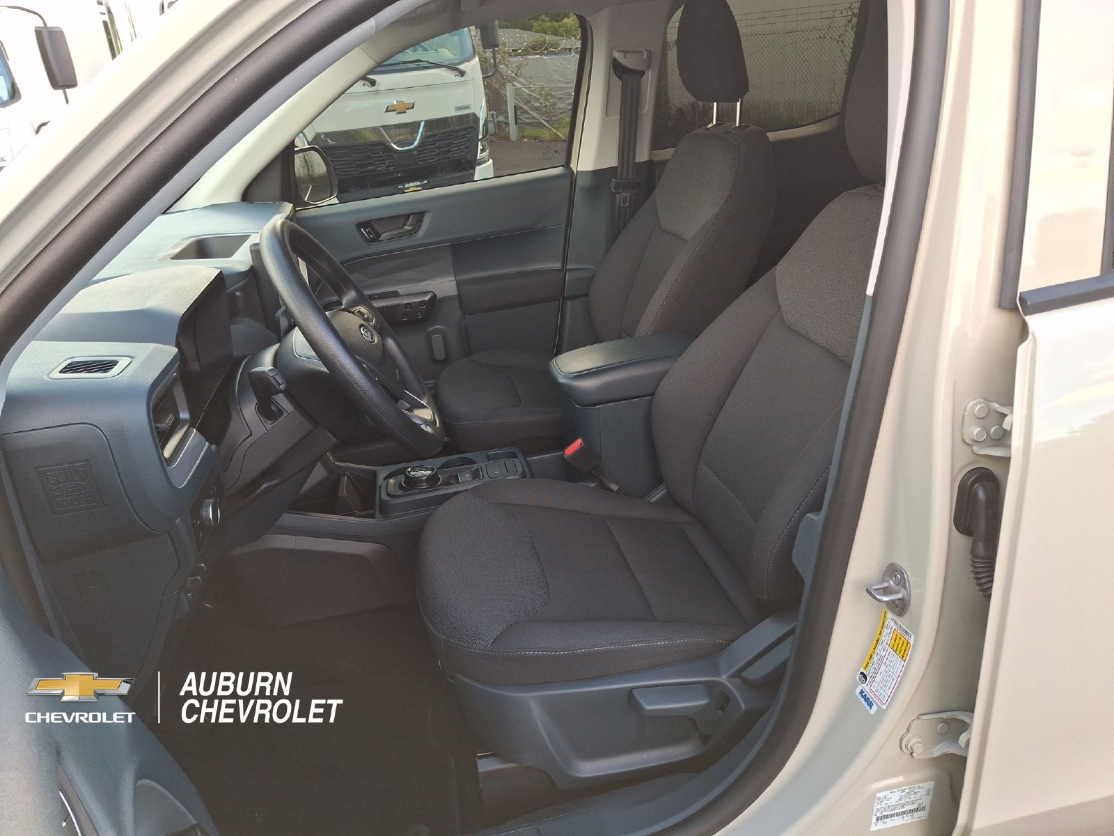 Used 2025 Ford Maverick XL w/ Equipment Group 101A AWD/4WD image 17