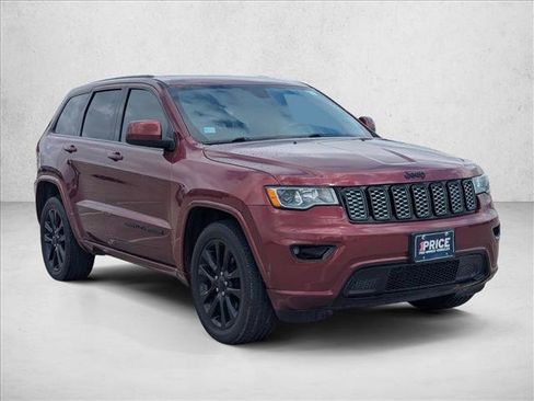 Used 2018 Jeep Grand Cherokee Altitude RWD image 3