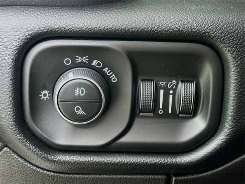 Used 2020 RAM 1500 Laramie image 12