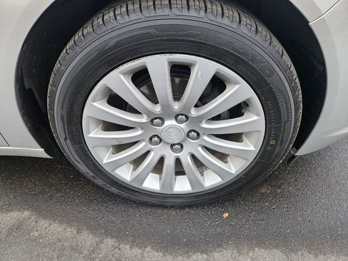 Used 2011 Buick Regal CXL image 22