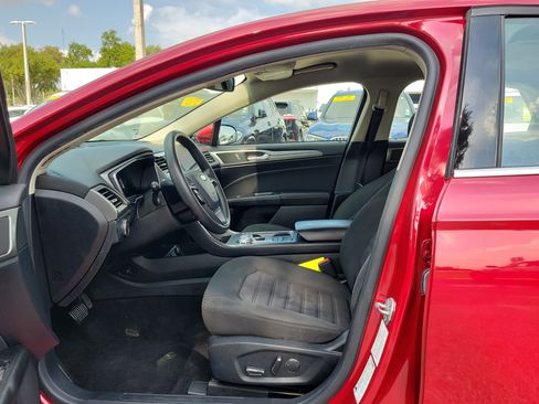 Used 2020 Ford Fusion SE FWD image 21