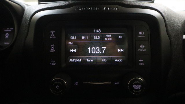 Used 2015 Jeep Renegade Latitude FWD image 15