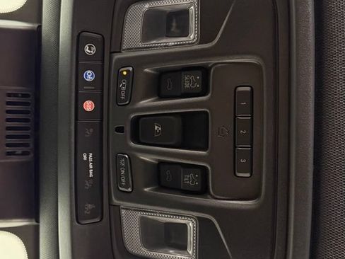 Used 2024 GMC Sierra 2500 AT4 w/ AT4 Premium Plus Package AWD/4WD image 25