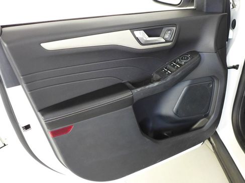 Used 2021 Ford Escape SEL image 11