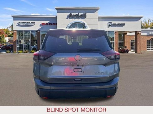 Used 2024 Nissan Rogue SV AWD/4WD image 6